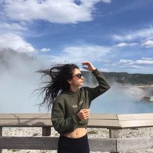 Meet your Posher, Zeliha